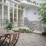 Canela Homes Barcelona Patio