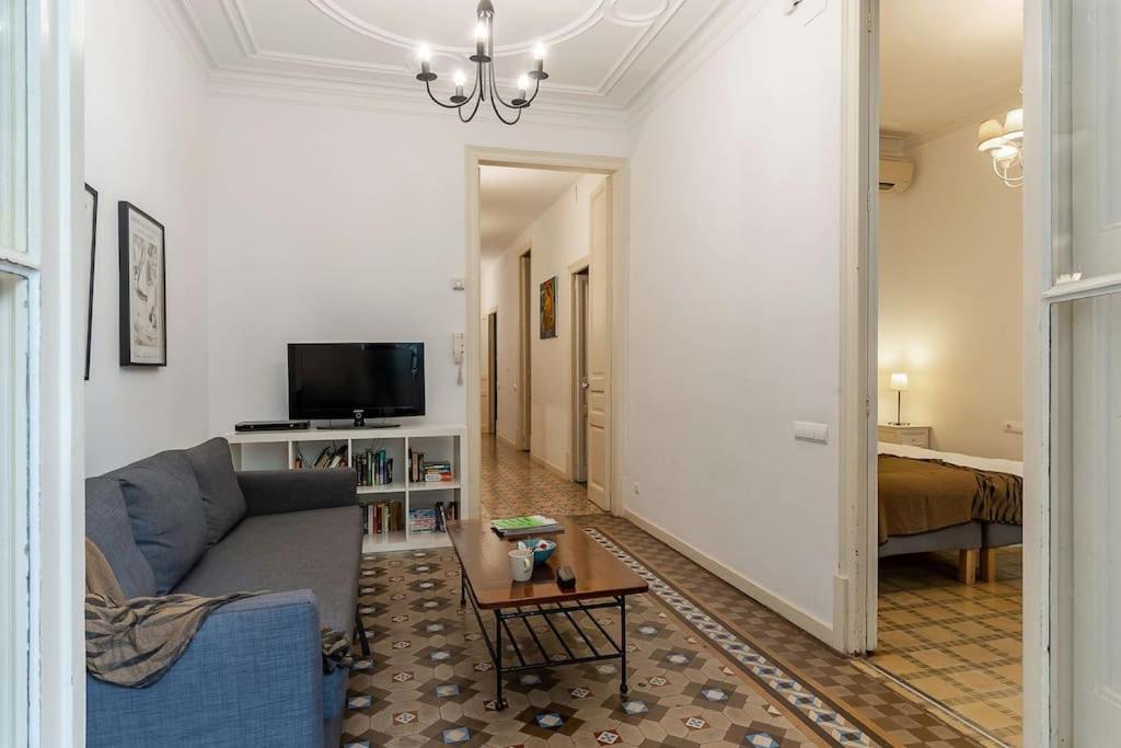 Canela Homes Patio Apartment Barcelona